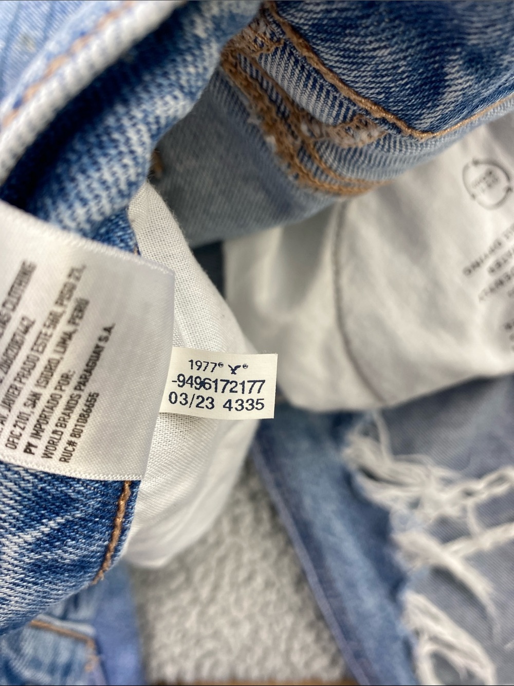 American Eagle Highest Rise Baggy Straight Destroyed Jeans Size: 8 Regular - Picture 9 of 16